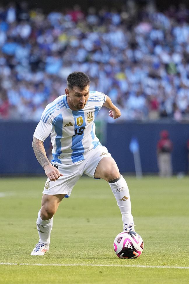 3C哥哥：3C随时都能准备好登场比赛，但我觉得他更愿意当观众（3C哥哥：3C随时能上场，但他更倾向当观众）