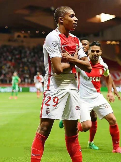 莫兰德：重回辽宁像回家，新赛季球队依然要保持冠军心态（莫兰德：回归辽宁如归故里，新赛季仍要延续冠军心态）