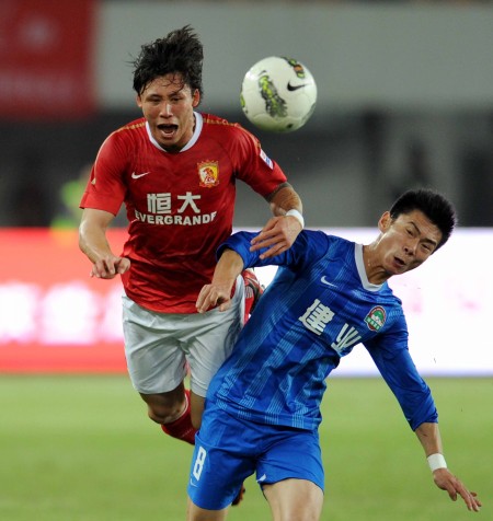 足球这项运动陪伴了我整个初高中，今天我十八岁了，...（从初高中到十八岁，足球一直在我身边…）