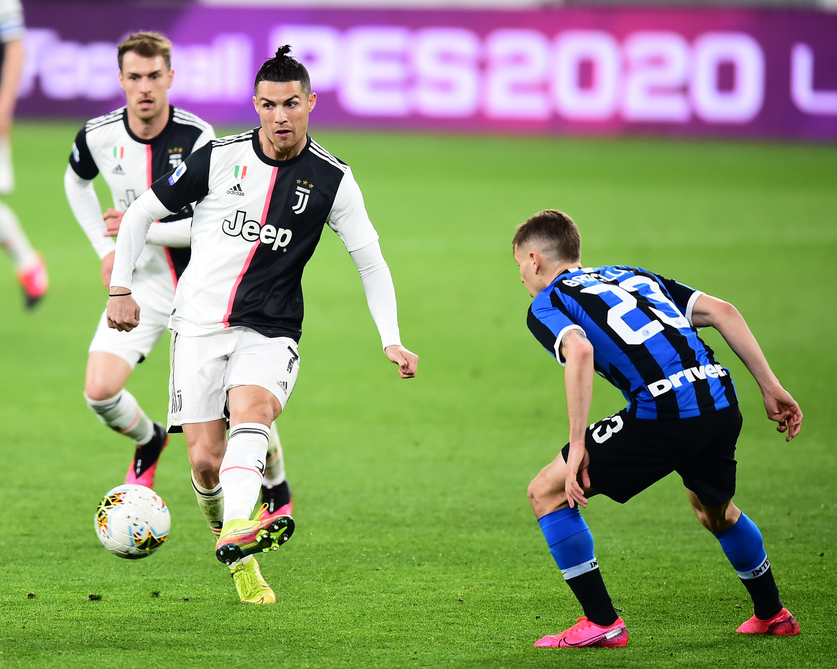 国际米兰vs拉齐奥：劳塔罗-马丁内斯、恰尔汗奥卢首发，罗马尼奥利、贡多齐出战（国际米兰对阵拉齐奥：劳塔罗-马丁内斯、恰尔汗奥卢先发，罗马尼奥利、贡多齐出战）