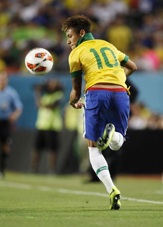 泰山足校95一代相聚淄博桓台，韦世豪、刘军帅等现役球员亮相（泰山足校95梯队齐聚淄博桓台，韦世豪、刘军帅等现役球员现身）