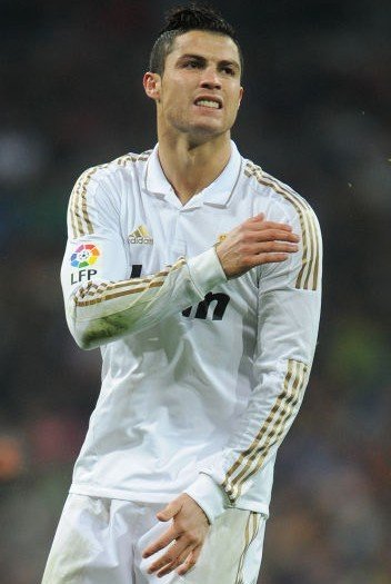 强强对决，拜仁本赛季德甲从未落后，勒沃库森每场都先进球（巅峰对话：拜仁本季德甲未曾落后，勒沃库森场场先拔头筹）